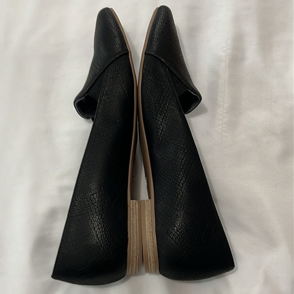 NWOB Dr. Scholl’s Black Snake Pointed Toe Flats - Picture 3 of 5